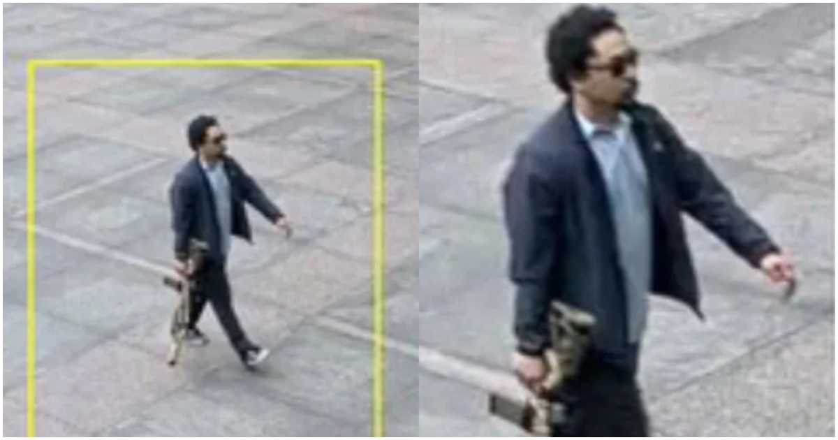 সহকর্মীর কাছ থেকে কেনা এআর-১৫ অ্যাসল্ট রাইফেল হাতে হামলাকারী ট্যামুরা। ছবি: এনবিসি